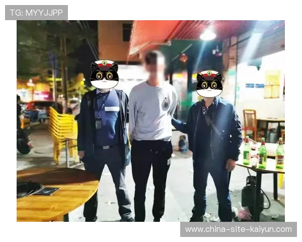 “雌雄双盗”开车暴力撞门行窃,案件引发社会关注 “雌雄双盗”开车暴力撞门行窃,案件引发社会关注